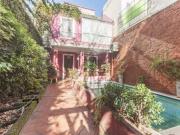 Casa con patio y piscina 7 ambientes Caballito