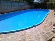 Casa con pileta en Carrizales, Clarke, amplio jardín...