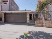 Casa con pileta en General Paz