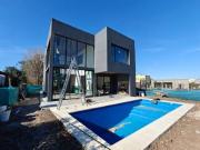 Casa con pileta en San Ramon