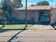 Casa con pileta Tres Dorm. a la venta