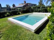 CASA CON PILETA Y JARDIN EN IBARLUCEA