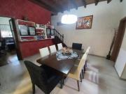 Casa en venta de 3 dormitorios con pileta y quincho