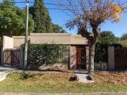 Casa con pileta y quincho en Villa Loguercio Casa con pileta y quincho en Villa Loguercio