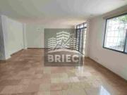 Casa con piscina de 3 dormitorios con estudio en planta baja