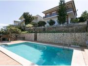 CASA CON PISCINA EN CERVELLO
