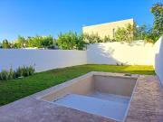 Casa con piscina en privada premium a minutos de La Isla...