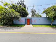 Casa Con Piscina La Planicie La Molina Con Un Campo...