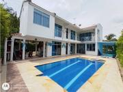 Casa con Piscina privada cerca a Melgar