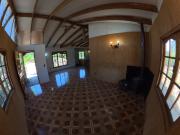 CASA CON PISCINA Y ESPACIO DE MEDITACIÓN EN PIRQUE