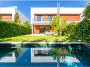 Casa con piscina y vista al mar Cambrils