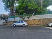 Casa con potencial para uso de suelo comercial o...