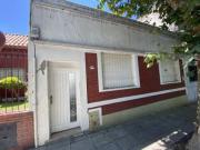 ¡CASA CON QUINCHO BAÑO 2 HABITACIONES LIVINGCOMEDOR...