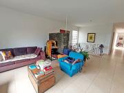 CASA CON REAS GENEROSAS EN VENTA EN P.H. PISO 2 EN PRADO...