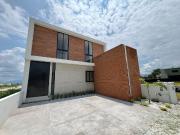 CASA CON REC PRINCIPAL EN PB EN VENTA Zona Norte