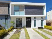 Casa con recámara en PB en venta en Cañadas del Arroyo,...