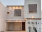 Casa con recamara en planta baja a la Venta en Los...