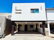 Casa con recámara en planta baja debajo del valor avalúo...