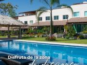 Casa con Recamara en planta baja frente alberca ROFF...