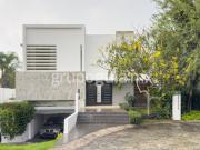 Casa con reconocimiento arquitectónico en venta en Valle...