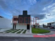 CASA CON ROOF GARDEN EN SAN ISIDRO JURIQUILLA