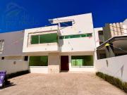 Casa con Roof Garden y 4ta Recámara en Planta Baja