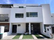 Casa con Roof Garden y Gran Vista en el Refugio JCE 23 4706