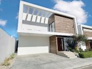 Casa con rooftop de 58 m2, sala de TV, casa club, spa,...