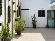 Casa con terraza, adaptable a 2 departamentos,...