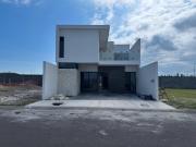 CASA CON TERRAZA EN VENTA EN L. DEL MEDITERRANEO