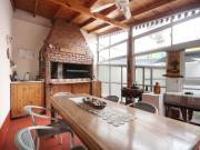Casa con terraza y cochera en Parque Avellaneda