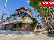 Casa con Terraza y Parrilla en venta Tronador y...