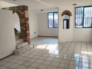 Casa con terreno de 440 m2 en Venta a una cuadra de...