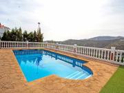 Casa con terreno en alquiler en Torrox