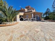 Casa con terreno en venta en Albatera