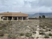 Casa con terreno en venta en Caravaca de la Cruz