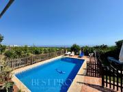 Casa con terreno en venta en Nerja