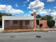 Casa con terreno excedente en renta en las Américas