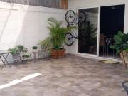 Casa con terreno excedente Valle del Roble