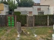 Casa con terreno y quincho para reciclado profundo o...