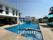 Casa con tobogán y cancha | gran jardín | Lomas de Cocoyoc