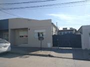 Casa con tres dormitorios