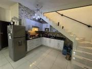 CASA CON TRES NIVELES ALCALDE BARRANQUITAS