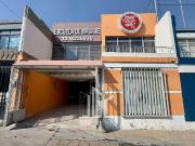 Casa CON USO COMERCIAL en Fraccionamiento Jardines Del...