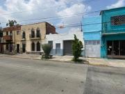 CASA CON USO DE SUELO COMERCIAL CALZADA DEL EJERCITO...