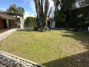 CASA CON USO DE SUELO COMERCIAL EN RENTA