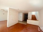 Casa con uso de suelo comercial en venta