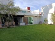 Casa con uso de suelo en Lomas de Guevara