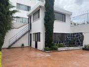 Casa con uso de suelo en renta en la Col. Letrán Valle