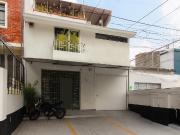 CASA CON USO DE SUELO MIXTO EN LADRON DE GUEVARA